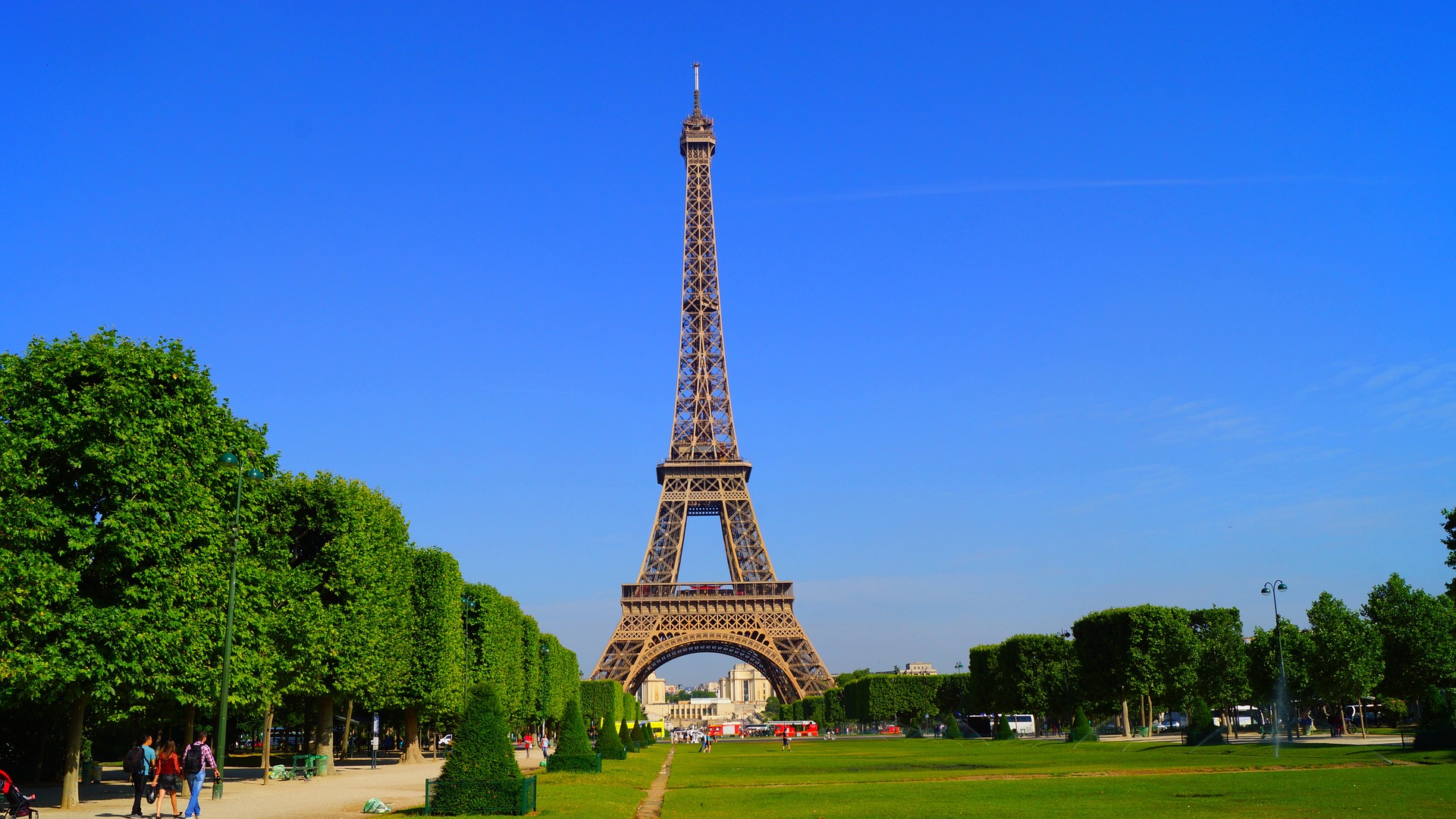 Buđenje Francuske: Nakon 110 dana ponovno se otvara Eiffelov toranj